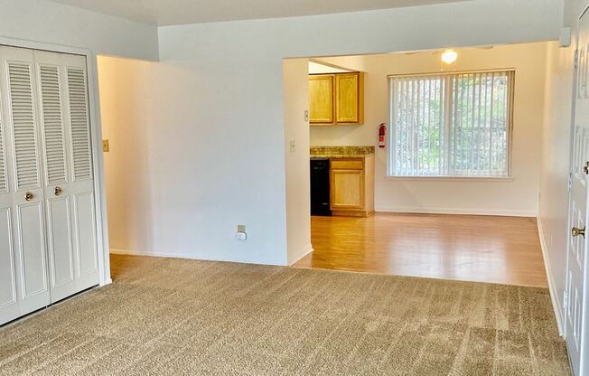 2 beds, 1 bath, 1,000 sqft, $1,295, Unit 609 Flint Rd. #5