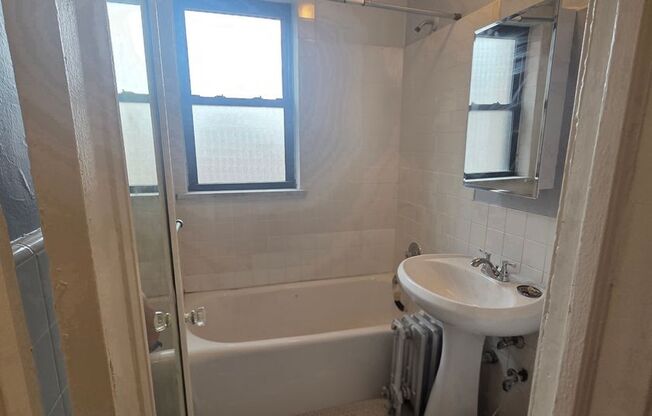 Studio, 1 bath, 280 sqft, $1,150, Unit 812