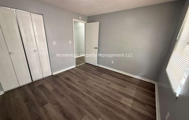 Beautifully Upgraded 2/1 AVAILABLE FOR IMMEDIAT MOVE IN!! Move In Before 5/20 and get June’s rent FREE!!!