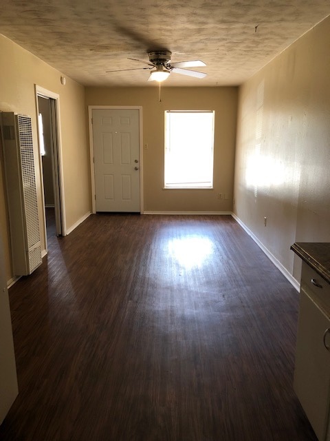 2 beds, 1 bath, $795