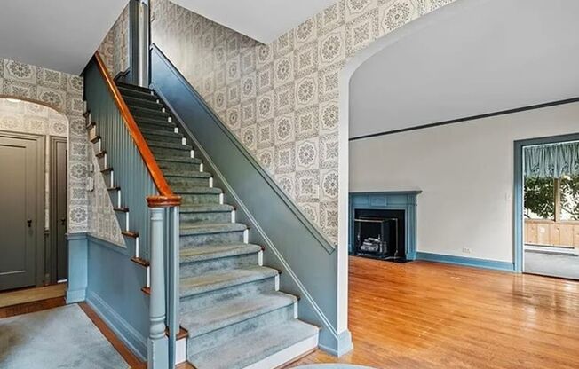 Classic 4BR Cape in Old Irving Park!