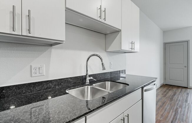 1 bed, 1 bath, 835 sqft, $1,810, Unit 115