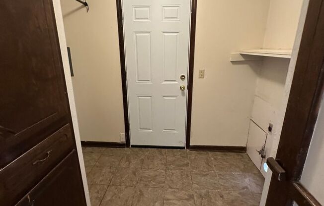 2 beds, 1 bath, $950