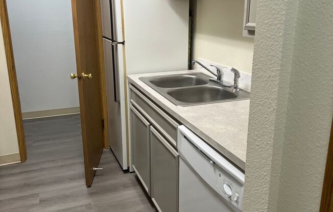 1 bed, 1 bath, 600 sqft, $1,250, Unit 41