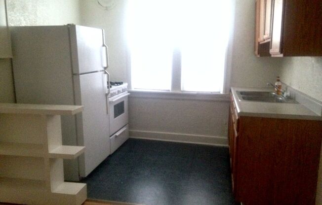 1 bed, 1 bath, 525 sqft, $800, Unit 3