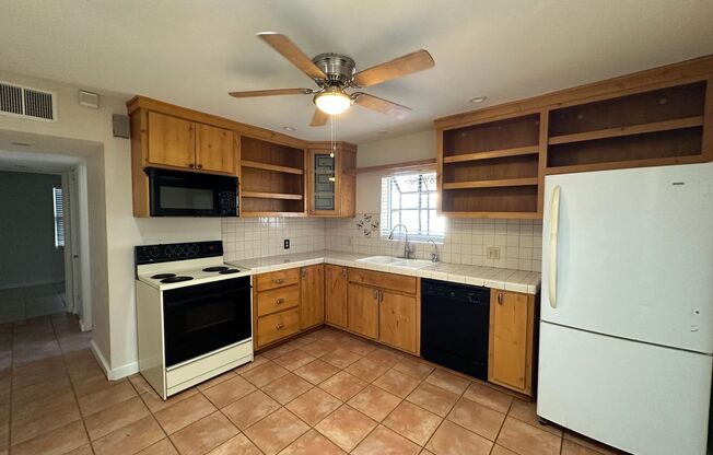 2 beds, 1 bath, $1,795