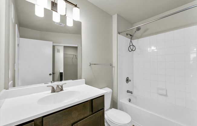 3 beds, 3 baths, 1,022 sqft, $1,369, Unit 13-302
