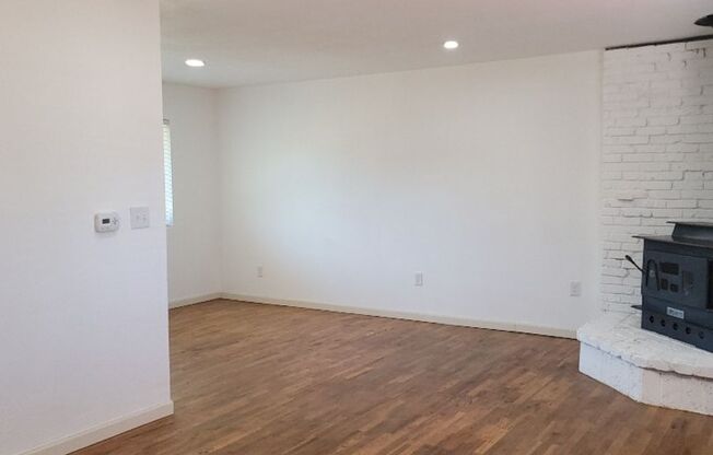 Remodeled 3 bed/2 bath in High Point/West Seattle with large fully fenced yard for only $2995!