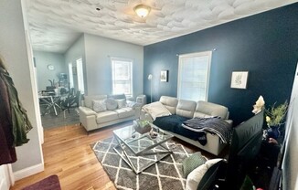 3 beds, 1 bath, $3,500, Unit 2R