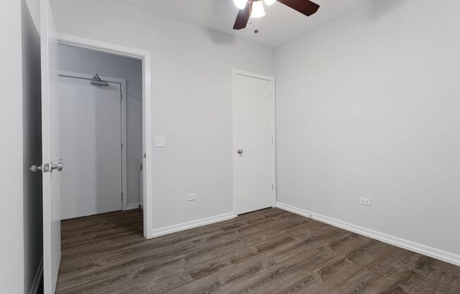 2 beds, 1 bath, $2,300, Unit 201