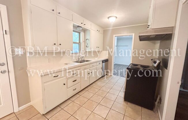 3 beds, 1.5 baths, $1,895