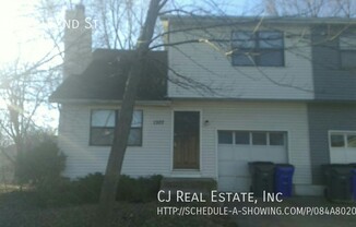 1307 E 152 ST