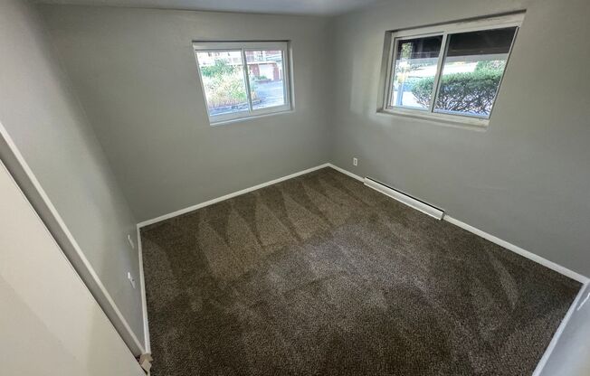 2 beds, 1 bath, $900