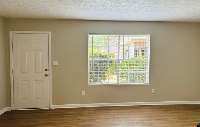2 beds, 1.5 baths, 1,200 sqft, $1,350, Unit 513 Toombs St Unit 06