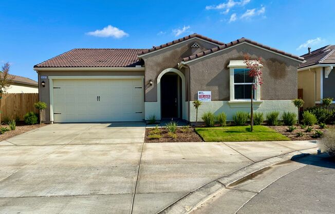 $2,295 Locan & Ashlan, 3 Bedroom - Traverse Ln, Clovis