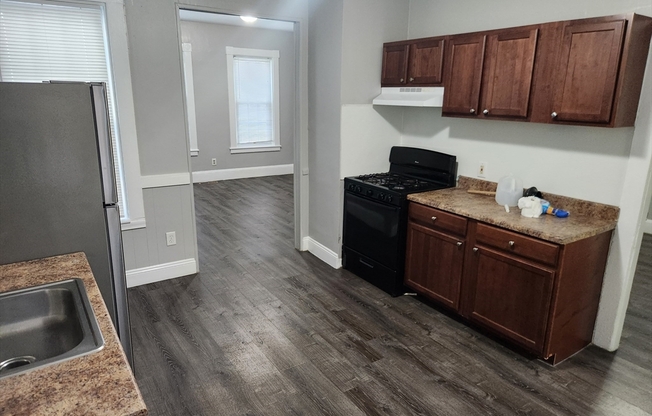 1 bed, 1 bath, 600 sqft, $1,900, Unit A