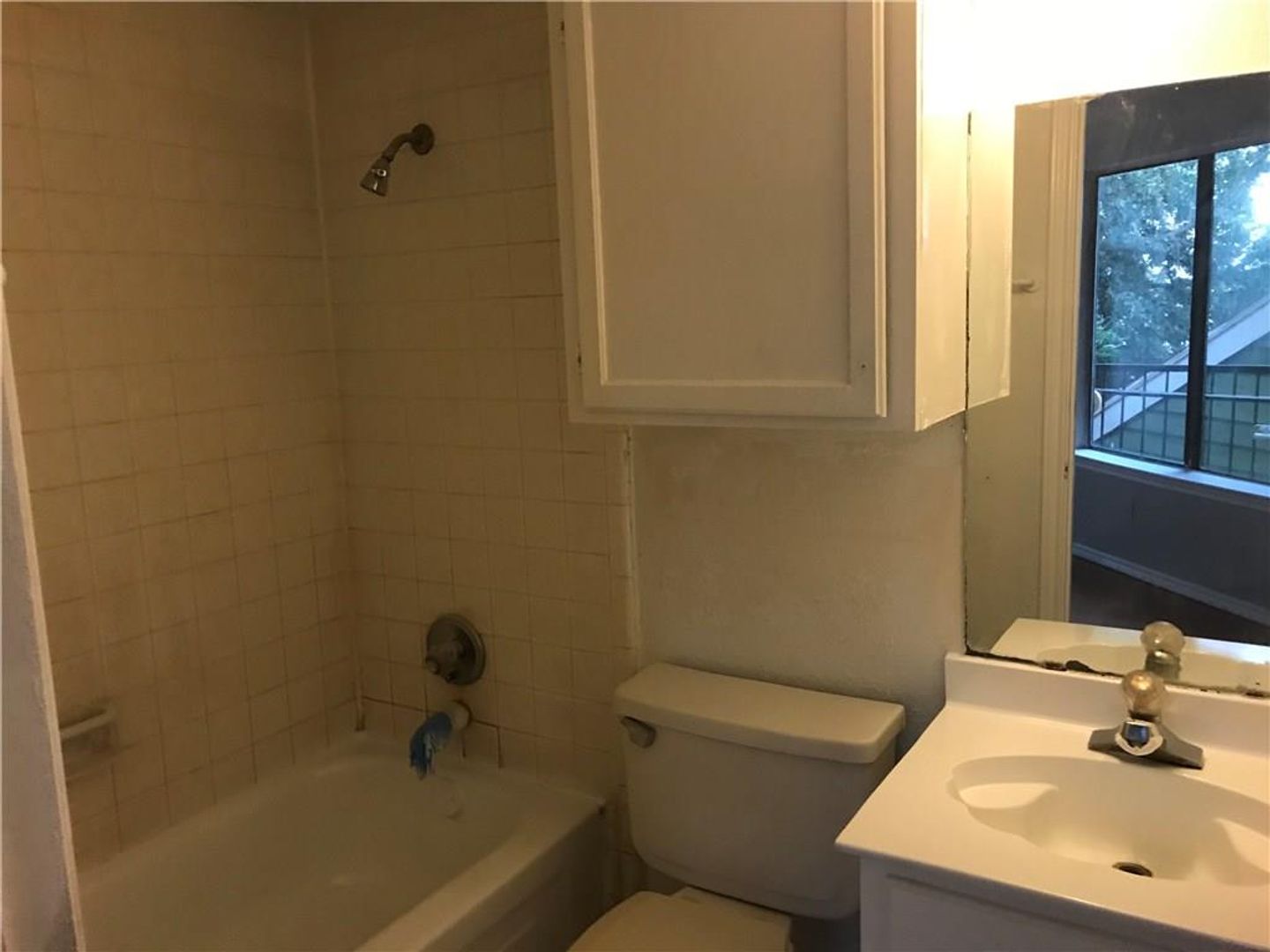 Excellent condo in Walnut with open floor plan!