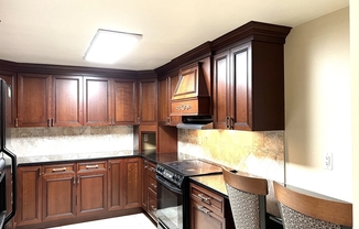 3 beds, 2 baths, 1,644 sqft, $3,800, Unit 711