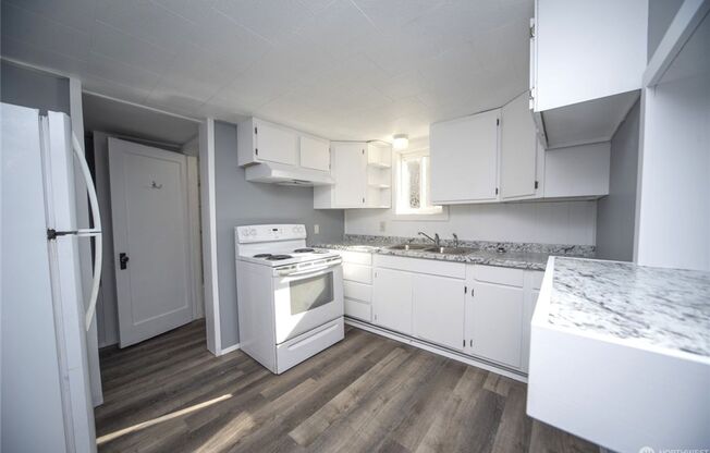 302 S Walnut St