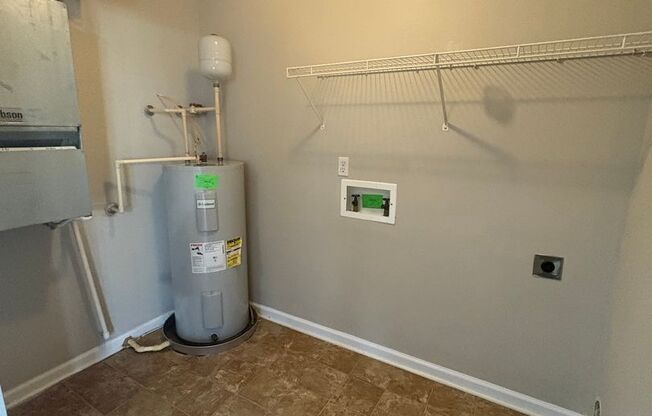 Studio, 1 bath, 600 sqft, $615, Unit 2706-05