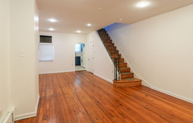 2 beds, 1 bath, $1,495