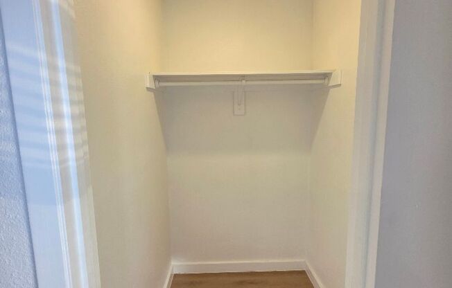 1 bed, 1 bath, 700 sqft, $899, Unit LAW15-104