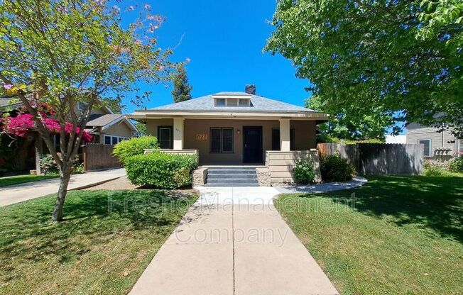 827 E DUDLEY AVE