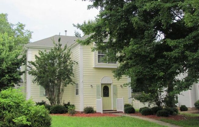 Lovely 3-Bedroom Home in the Hilltop/Faires Farm Community