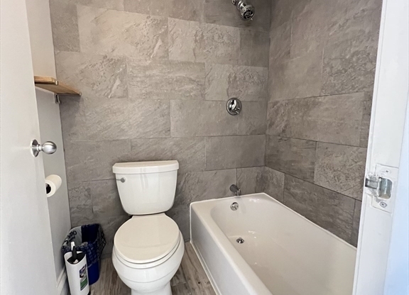 1 bed, 1 bath, 613 sqft, $2,350, Unit 410