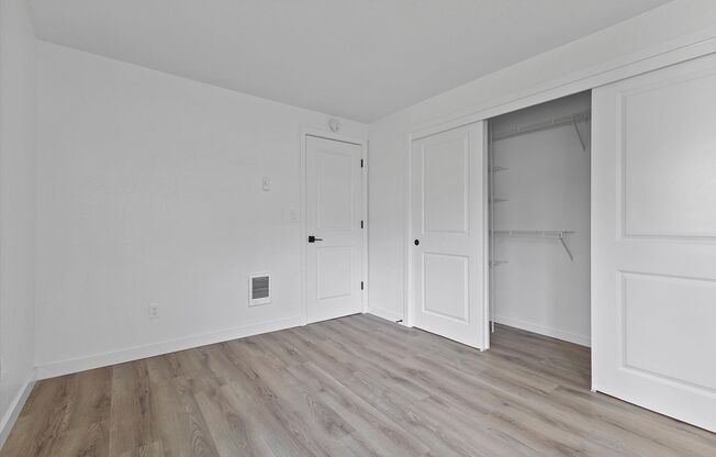 2 beds, 1 bath, 803 sqft, $1,575, Unit CMV 12215 - 101