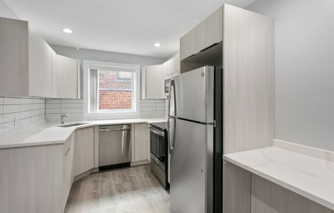 7630 - 38 N Eastlake Ter