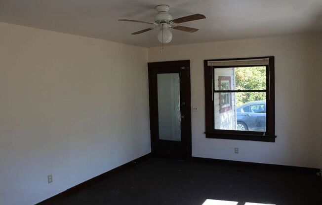 $2,000 gift card & $1000 of the security deposit with signed lease!!