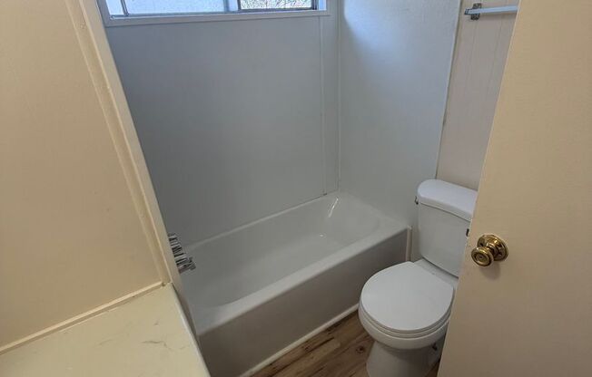 2 beds, 2 baths, 800 sqft, $2,999, Unit 10