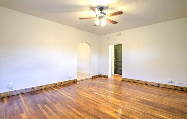 3 beds, 1 bath, $1,400