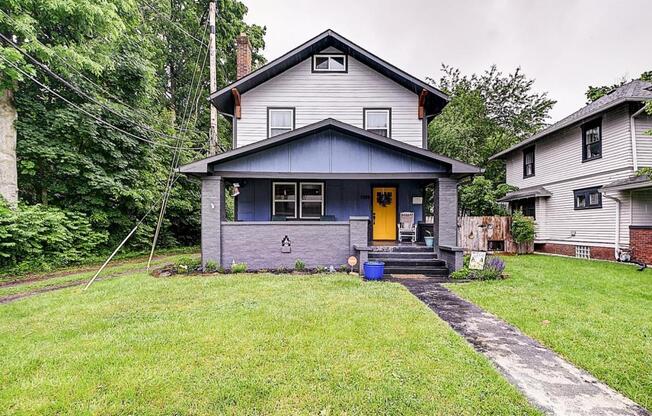 1120 E 35 ST
