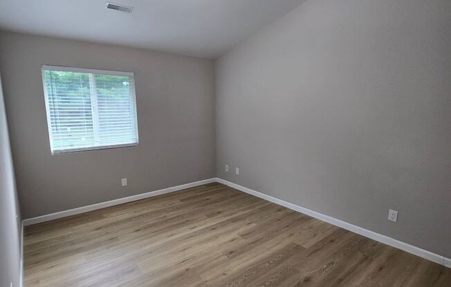 2 beds, 1.5 baths, 1,076 sqft, $1,429, Unit 048