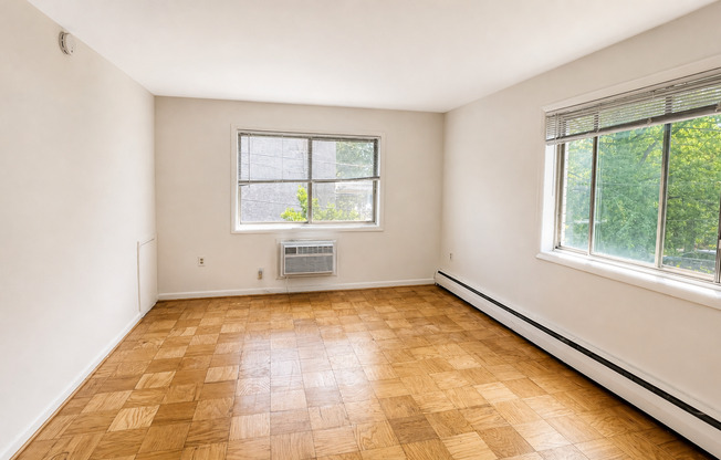 Studio, 1 bath, 368 sqft, $1,595, Unit 111