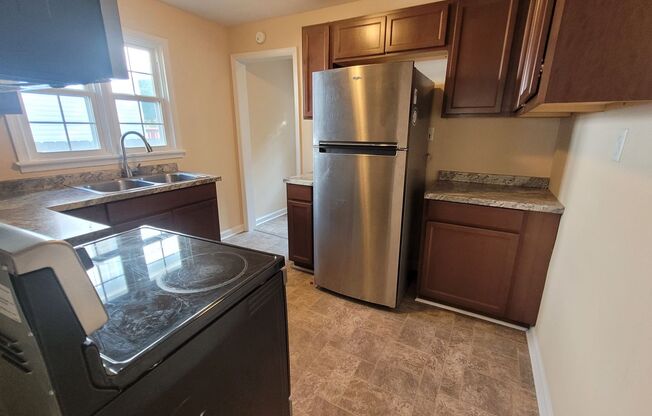 2 beds, 1 bath, $1,395