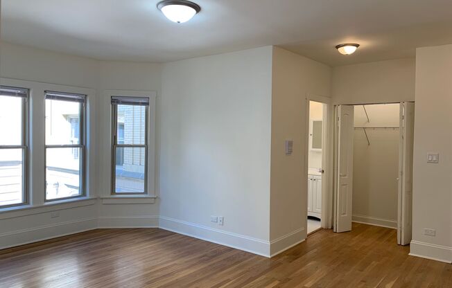 Studio, 1 bath, $1,195, Unit 4847-2C