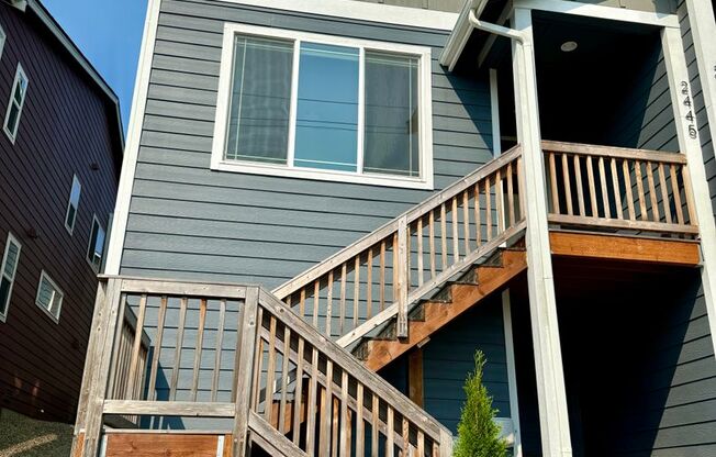 Beautiful 4 bedroom in desirable Manette neighborhood