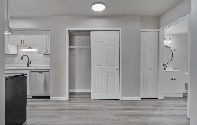 1 bed, 1 bath, 550 sqft, $899, Unit 1032 - 1B