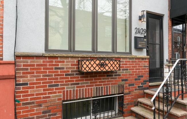 Updated 3BR townhome with finished basement in Girard Estate!