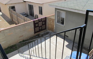 1 car garage alley entrance