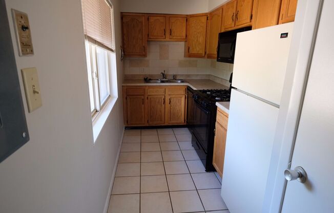 1 bed, 1 bath, $875, Unit 707 A8