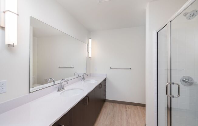 3 beds, 2 baths, $2,800, Unit Unit B303