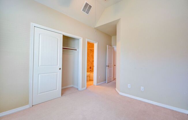 Gorgeous 3 story 3bed/3bath in gated community!