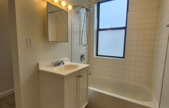 1 bed, 1 bath, 410 sqft, $1,599, Unit 3510 Louisa St. #06
