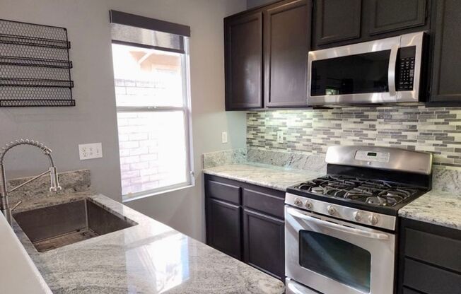 Remodeled 3 bedroom townhome in Simi Valley