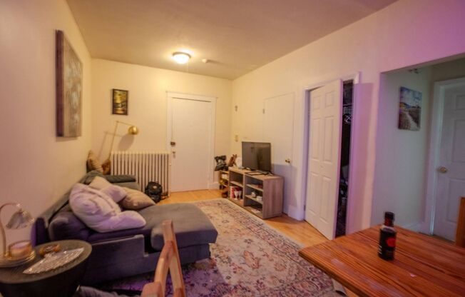 4 beds, 1 bath, $4,958, Unit 62 Egmont St. #5