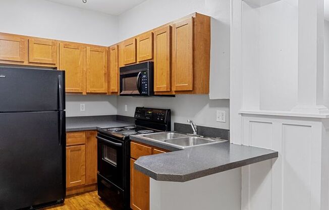 Studio, 1 bath, 400 sqft, $750, Unit 17